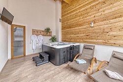 Wellness im Chalet mit Whirlpool